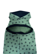 Charger l'image dans la galerie, Hoodie de coton - Kaki fleurs noires