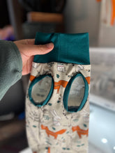 Charger l'image dans la galerie, Col roulé manches camisole PRÊT À PARTIR - Renards d'hiver teal