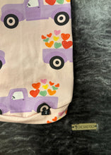 Charger l'image dans la galerie, Chandail long à capuche -  Camion de l'amour
