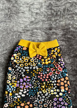 Charger l'image dans la galerie, Camisole - Fleurs noires &amp; dijon