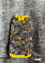 Charger l'image dans la galerie, Camisole - Fleurs noires &amp; dijon
