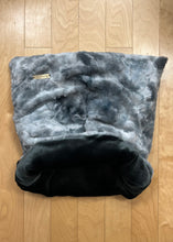 Charger l'image dans la galerie, Sleepybag- Gris chamois &amp; charbon ( intérieur) PRÊT À PARTIR