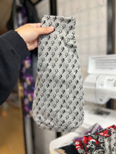 Charger l'image dans la galerie, Col roulé PRÊT À PARTIR -  Éclairs fond gris