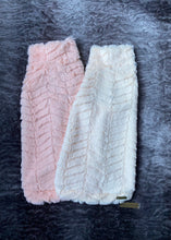 Charger l'image dans la galerie, Petite fourrure - Light Pink