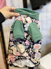 Charger l'image dans la galerie, Chandail  long à capuche - Fleurs prune et vert