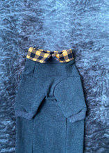 Charger l'image dans la galerie, Chandail long col chemise - Charcoal plaid jaune foncé