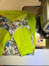 Charger l'image dans la galerie, Chandail long capuche - MONSTER Green