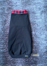 Charger l'image dans la galerie, Chandail long col chemise - Noir plaid rouge