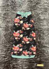 Charger l'image dans la galerie, Camisole - Bouquets de fleurs noirs